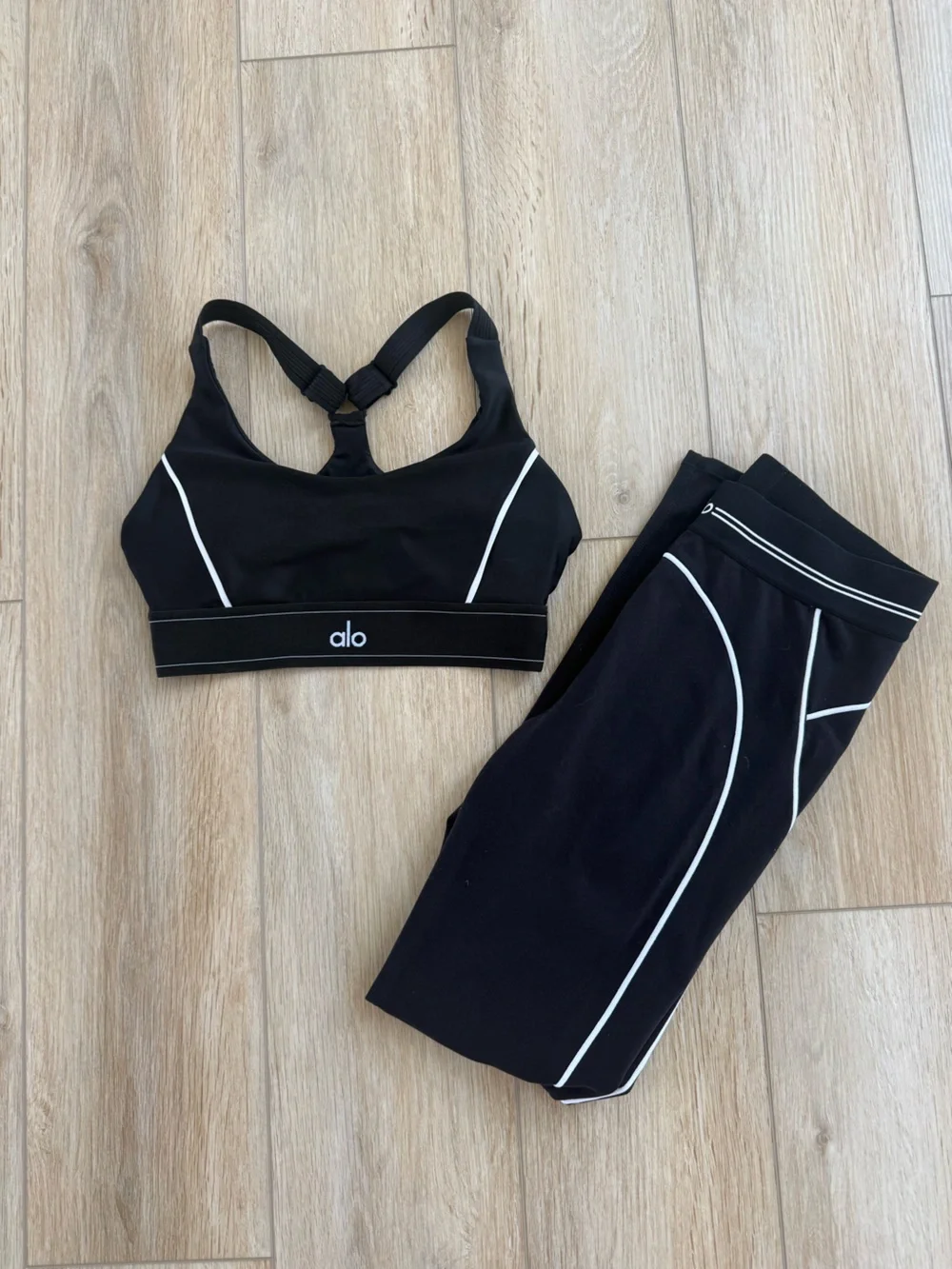 ALO Yoga Black Leggings & Sports Bra Set with White Piping